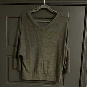 Women's V-Neck Sweater - army green